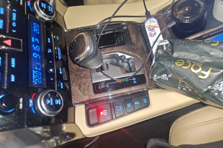 Used Toyota Alphard 2021 Dual-Engine 2.5L Prestige Edition Gear Lever