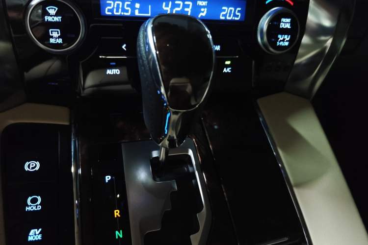 Used Toyota Alphard 2021 Dual-Engine 2.5L Luxury Edition Gear Lever