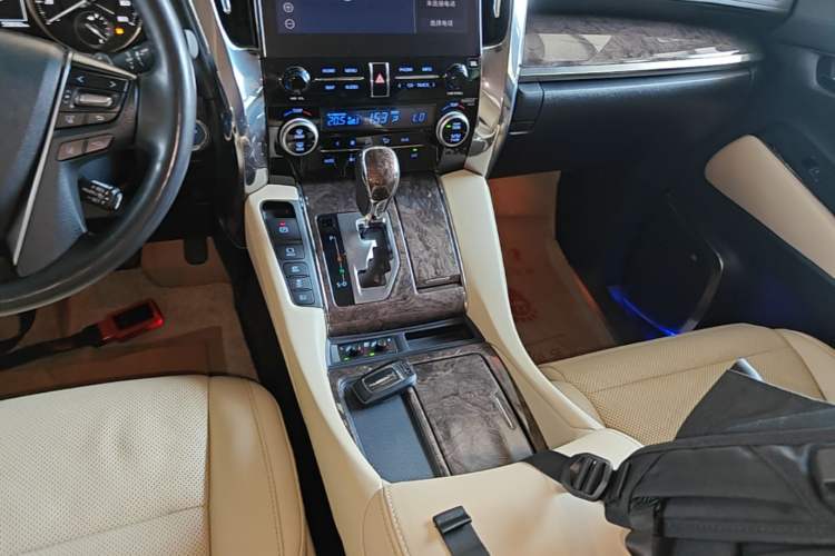 Used Toyota Alphard 2021 Dual-Engine 2.5L Prestige Edition Gear Lever