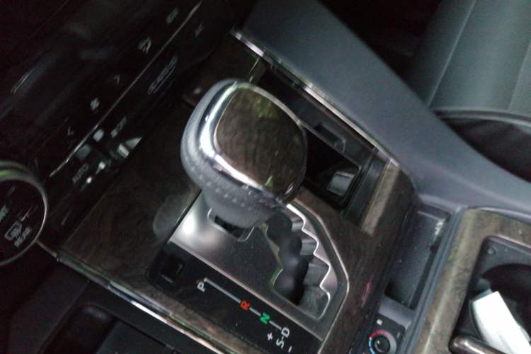 Used Toyota Alphard 2021 Dual-Motor 2.5L Premium Edition Gear Lever