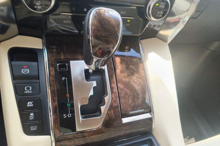 Used Toyota Alphard 2021 Dual-Engine 2.5L Luxury Edition Gear Lever