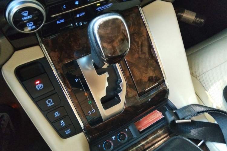Used Toyota Alphard 2021 Dual-Engine 2.5L Luxury Edition Gear Lever