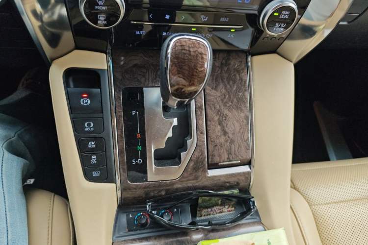Used Toyota Alphard 2021 Dual-Motor 2.5L Premium Edition Gear Lever