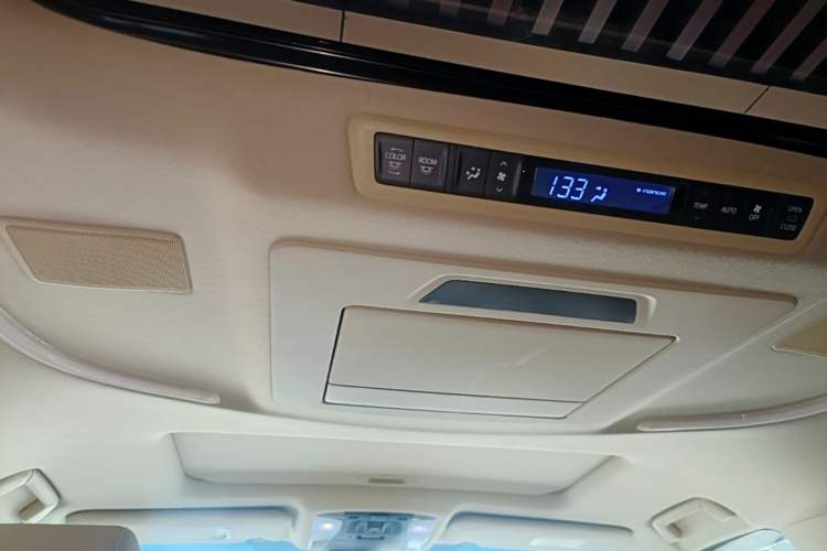 Used Toyota Alphard 2021 Dual-Engine 2.5L Luxury Edition Headliner
