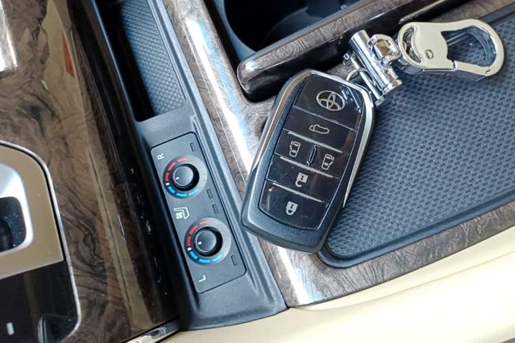 Used Toyota Alphard 2021 Dual-Engine 2.5L Prestige Edition Interior 1