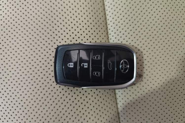 Used Toyota Alphard 2021 Dual-Motor 2.5L Premium Edition Interior 1