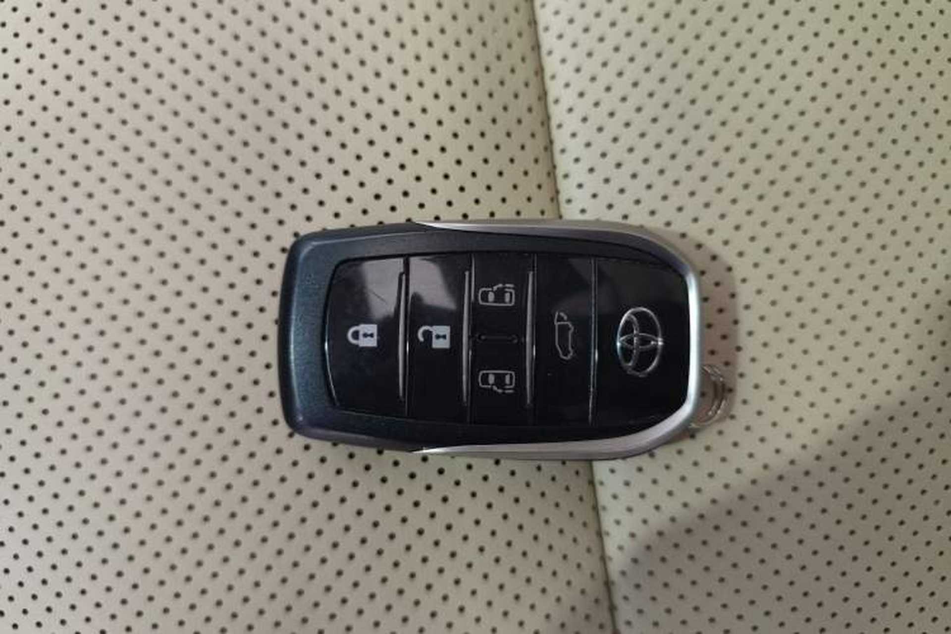 Used Toyota Alphard 2021 Dual-Motor 2.5L Premium Edition Interior 1