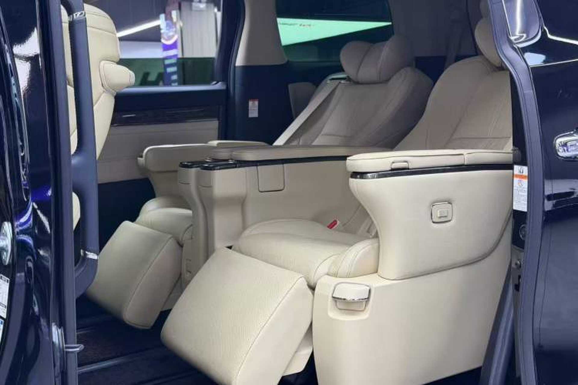 Used Toyota Alphard 2021 Dual-Engine 2.5L Prestige Edition Interior 2