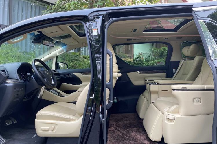 Used Toyota Alphard 2021 Dual-Engine 2.5L Prestige Edition Interior 3