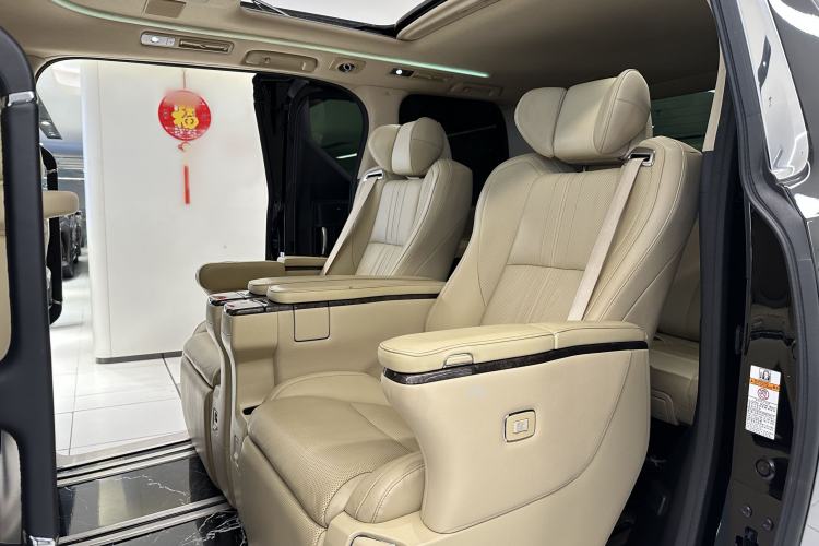 Used Toyota Alphard 2021 Dual-Engine 2.5L Prestige Edition Interior 5