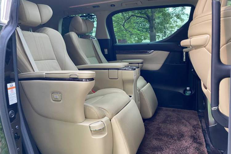Used Toyota Alphard 2021 Dual-Engine 2.5L Prestige Edition Interior 6