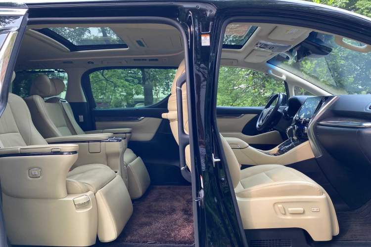 Used Toyota Alphard 2021 Dual-Engine 2.5L Prestige Edition Interior 7