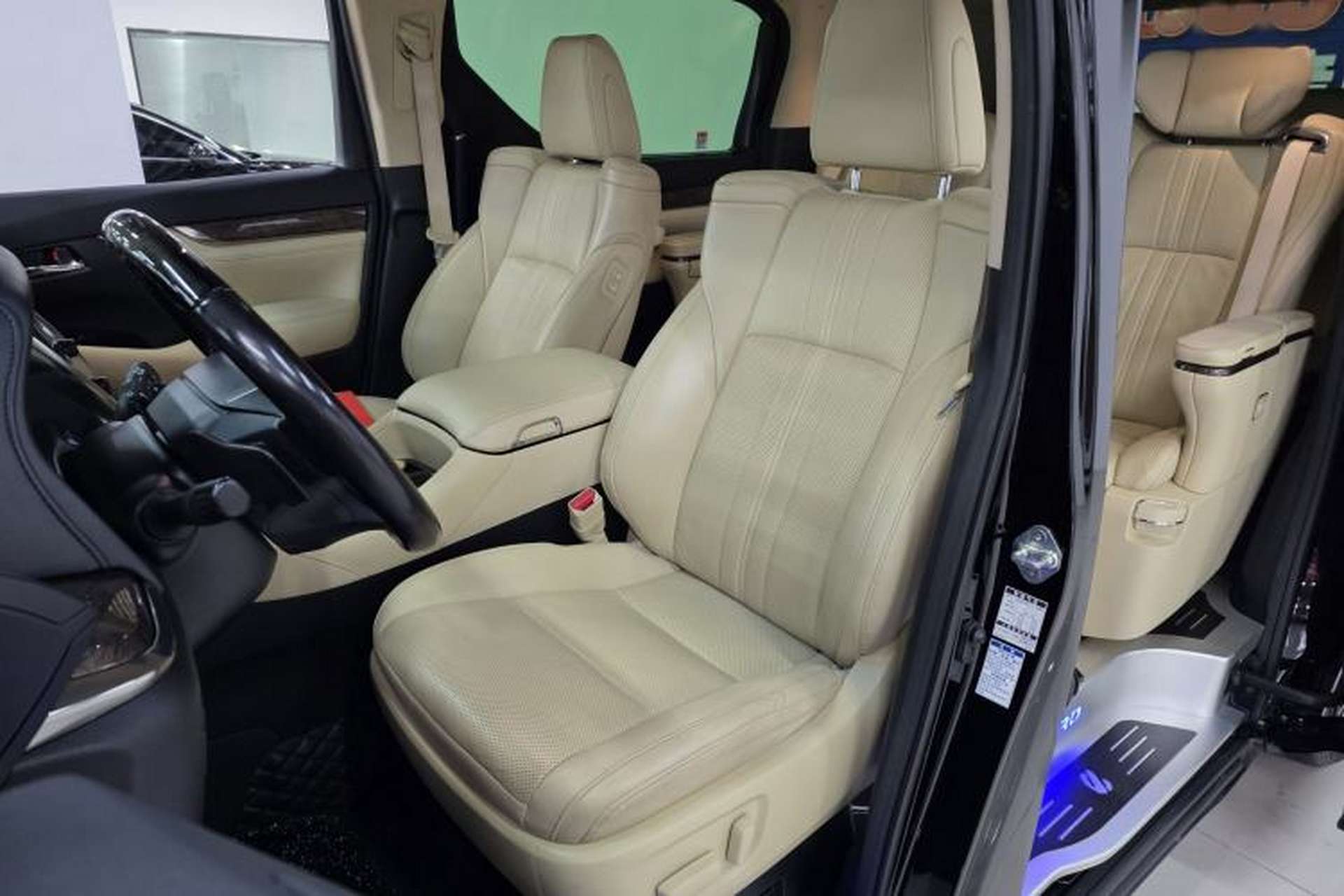 Used Toyota Alphard 2021 Dual-Engine 2.5L Prestige Edition Left Front Seat