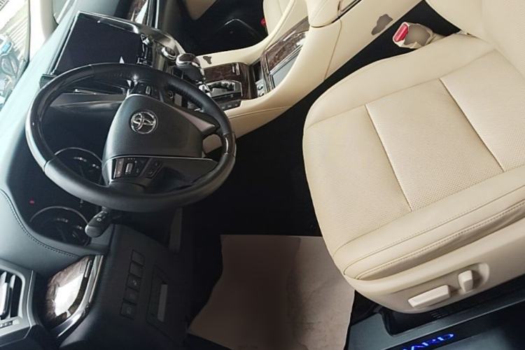 Used Toyota Alphard 2021 Dual-Engine 2.5L Luxury Edition Left Front Seat