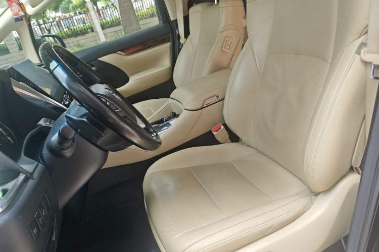 Used Toyota Alphard 2021 Dual-Engine 2.5L Luxury Edition Left Front Seat