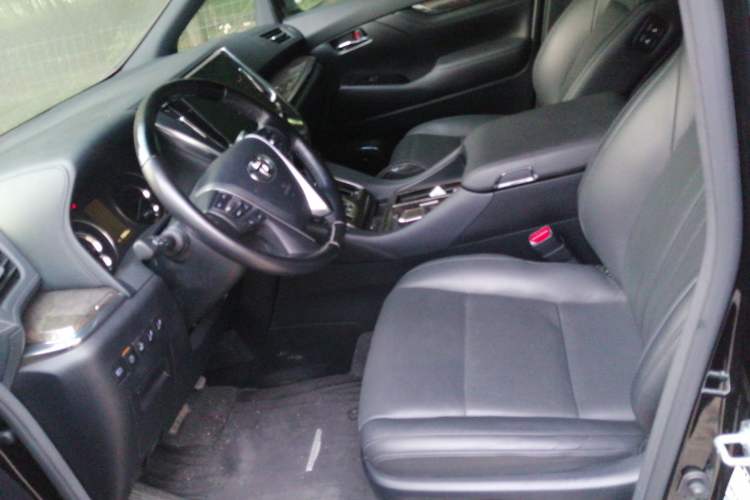 Used Toyota Alphard 2021 Dual-Motor 2.5L Premium Edition Left Front Seat