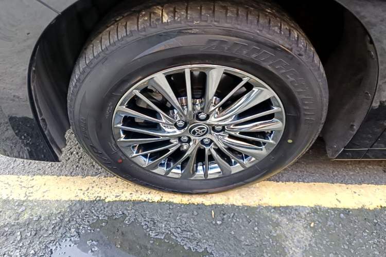 Used Toyota Alphard 2021 Dual-Engine 2.5L Luxury Edition Left Front Wheel Hub