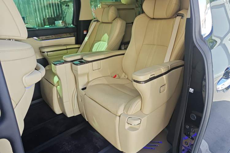 Used Toyota Alphard 2021 Dual-Engine 2.5L Prestige Edition Left Rear Seat