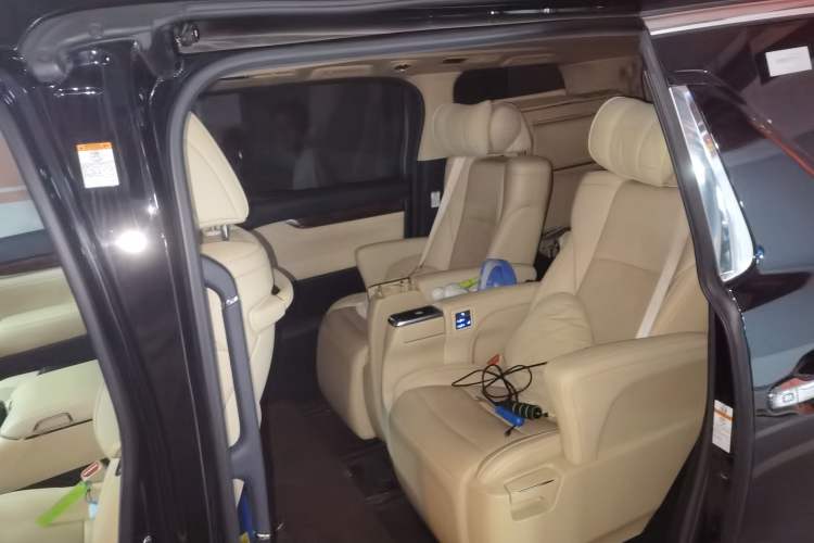 Used Toyota Alphard 2021 Dual-Engine 2.5L Luxury Edition Left Rear Seat