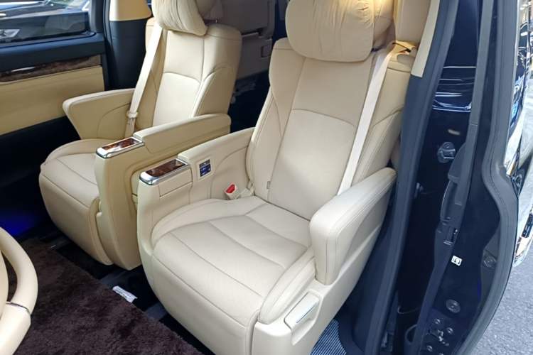 Used Toyota Alphard 2021 Dual-Engine 2.5L Luxury Edition Left Rear Seat