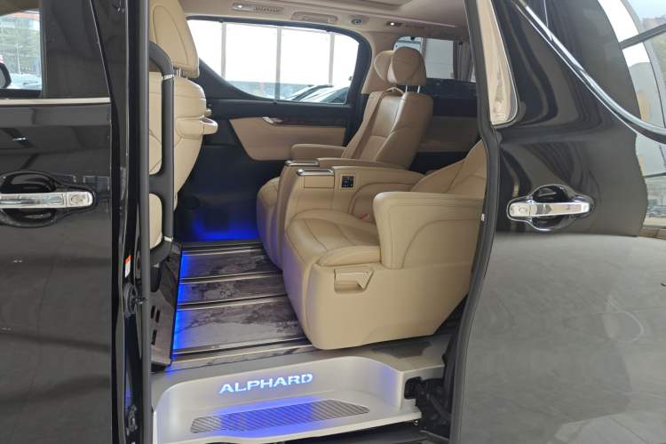 Used Toyota Alphard 2021 Dual-Engine 2.5L Luxury Edition Left Rear Seat