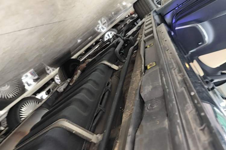 Used Toyota Alphard 2021 Dual-Engine 2.5L Luxury Edition Left Side Sill