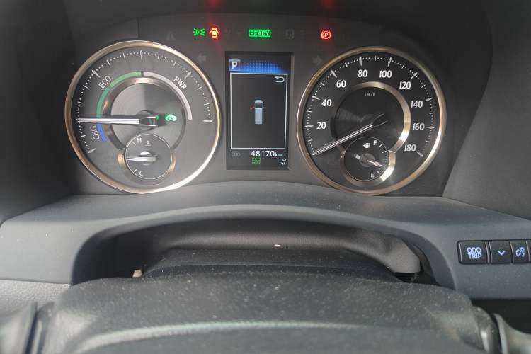 Used Toyota Alphard 2021 Dual-Engine 2.5L Luxury Edition Odometer Close Up