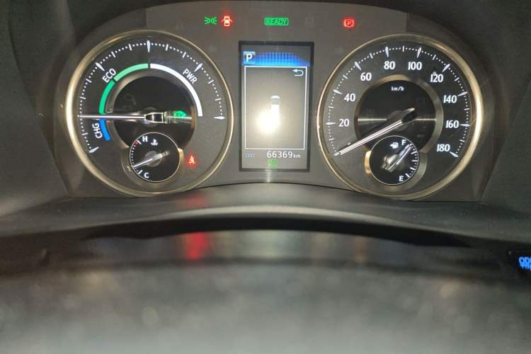Used Toyota Alphard 2021 Dual-Engine 2.5L Luxury Edition Odometer Close Up
