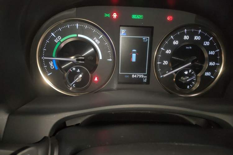 Used Toyota Alphard 2021 Dual-Engine 2.5L Luxury Edition Odometer Close Up