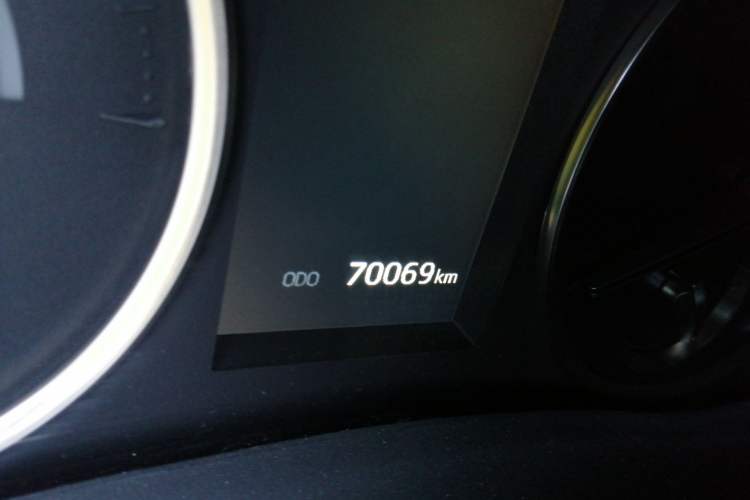 Used Toyota Alphard 2021 Dual-Motor 2.5L Premium Edition Odometer Close Up