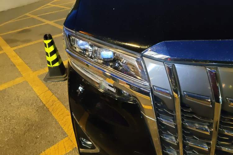 Used Toyota Alphard 2021 Dual-Motor 2.5L Premium Edition Right Front Headlight
