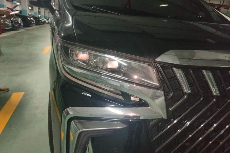 Used Toyota Alphard 2021 Dual-Engine 2.5L Luxury Edition Right Front Headlight