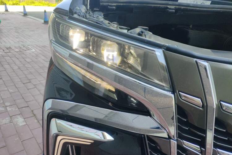 Used Toyota Alphard 2021 Dual-Engine 2.5L Luxury Edition Right Front Headlight