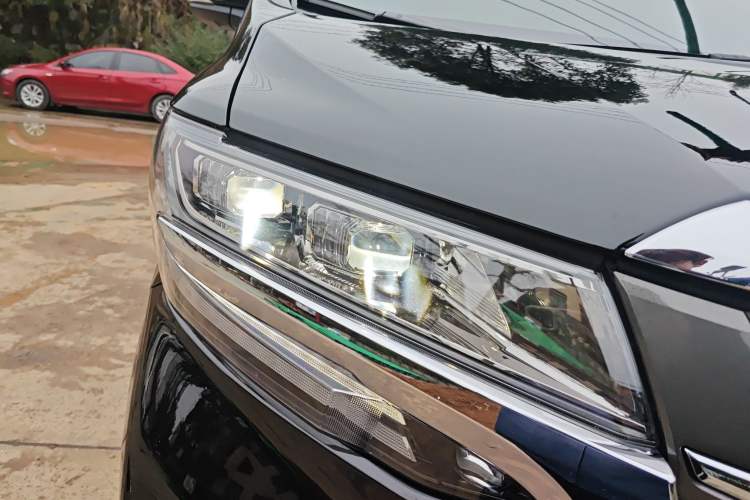 Used Toyota Alphard 2021 Dual-Engine 2.5L Prestige Edition Right Front Headlight