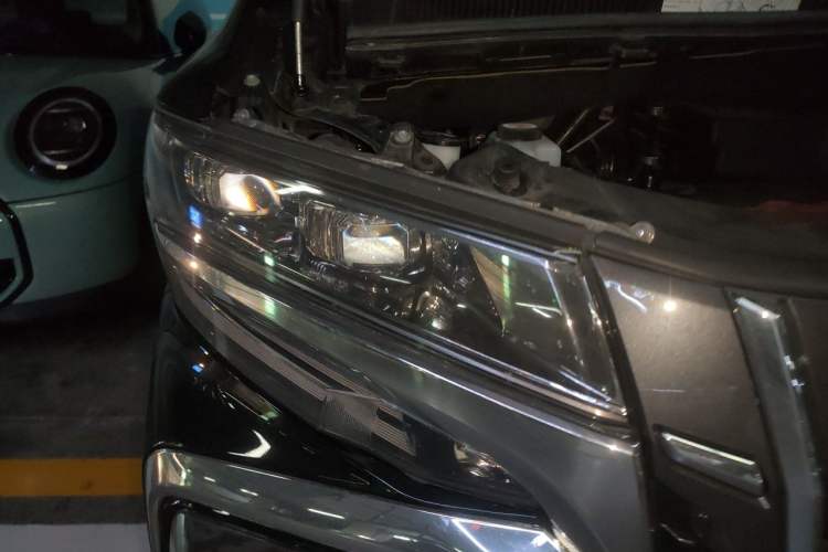 Used Toyota Alphard 2021 Dual-Engine 2.5L Luxury Edition Right Front Headlight