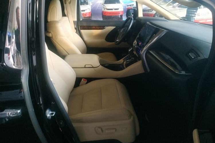 Used Toyota Alphard 2021 Dual-Engine 2.5L Luxury Edition Right Front Seat