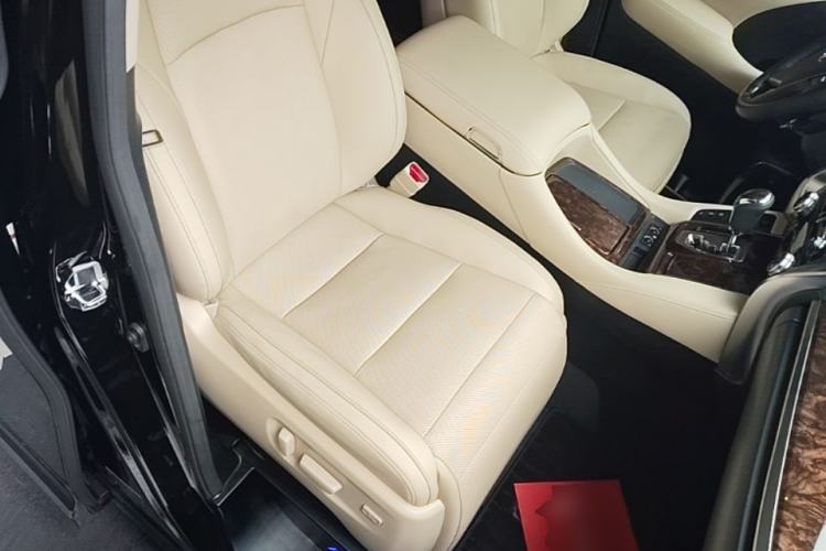 Used Toyota Alphard 2021 Dual-Engine 2.5L Luxury Edition Right Front Seat