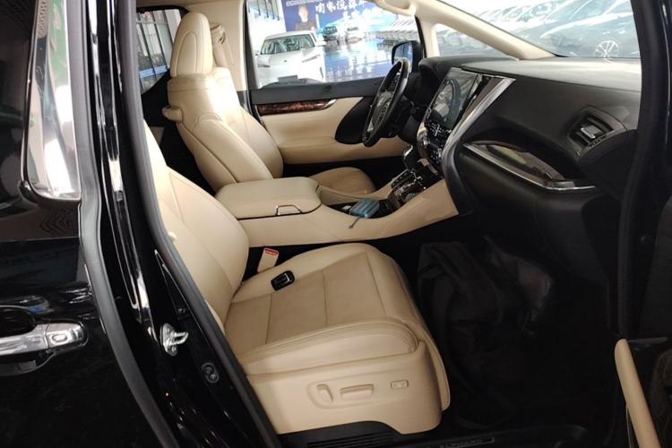 Used Toyota Alphard 2021 Dual-Engine 2.5L Luxury Edition Right Front Seat
