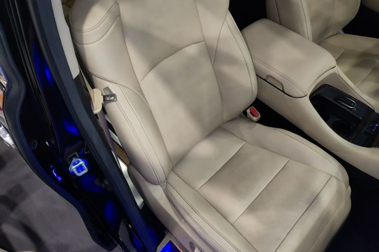 Used Toyota Alphard 2021 Dual-Engine 2.5L Luxury Edition Right Front Seat