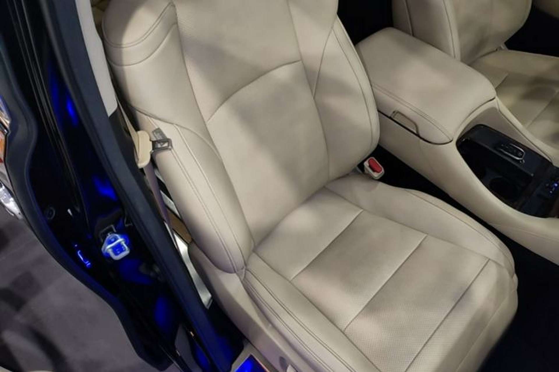 Used Toyota Alphard 2021 Dual-Engine 2.5L Luxury Edition Right Front Seat