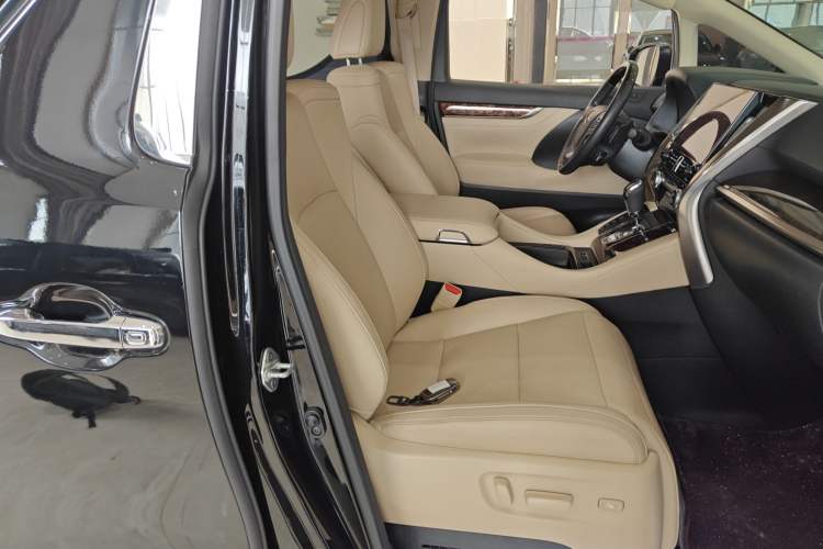 Used Toyota Alphard 2021 Dual-Engine 2.5L Luxury Edition Right Front Seat