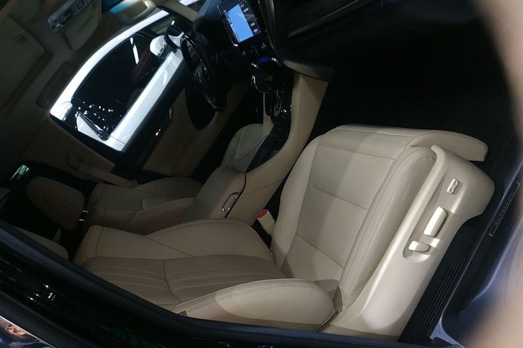 Used Toyota Alphard 2021 Dual-Engine 2.5L Prestige Edition Right Front Seat