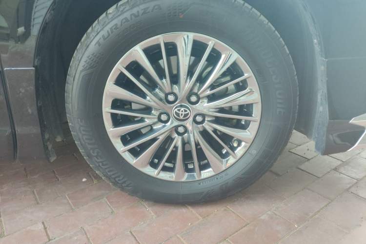 Used Toyota Alphard 2021 Dual-Engine 2.5L Luxury Edition Right Front Wheel Hub