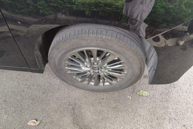 Used Toyota Alphard 2021 Dual-Engine 2.5L Luxury Edition Right Front Wheel Hub