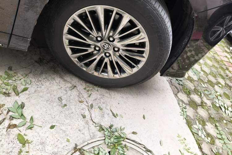 Used Toyota Alphard 2021 Dual-Engine 2.5L Luxury Edition Right Front Wheel Hub
