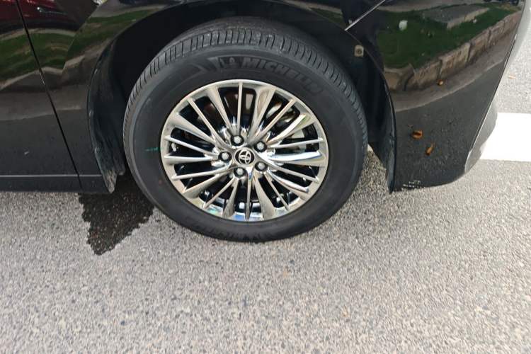 Used Toyota Alphard 2021 Dual-Engine 2.5L Prestige Edition Right Front Wheel Hub