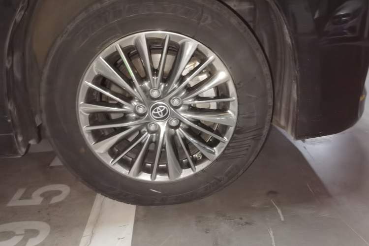 Used Toyota Alphard 2021 Dual-Engine 2.5L Luxury Edition Right Front Wheel Hub