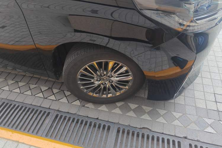 Used Toyota Alphard 2021 Dual-Engine 2.5L Luxury Edition Right Front Wheel Hub