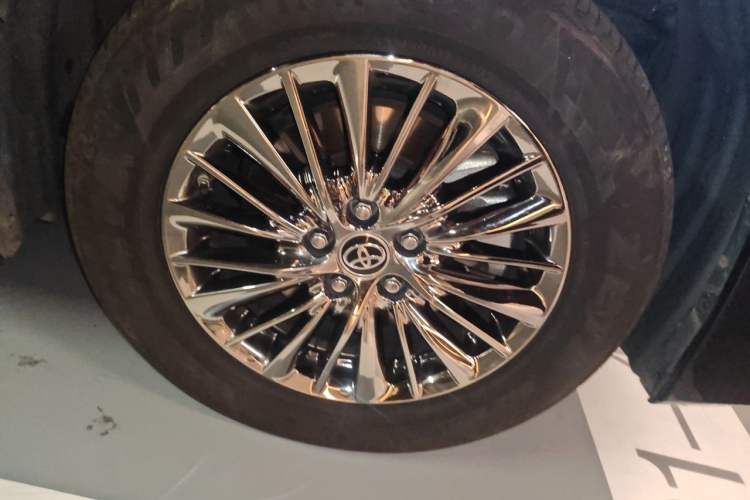 Used Toyota Alphard 2021 Dual-Engine 2.5L Prestige Edition Right Front Wheel Hub