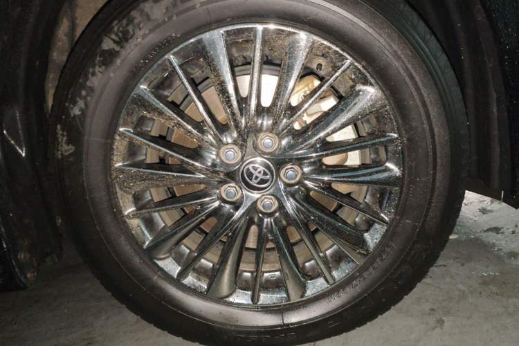 Used Toyota Alphard 2021 Dual-Engine 2.5L Luxury Edition Right Front Wheel Hub